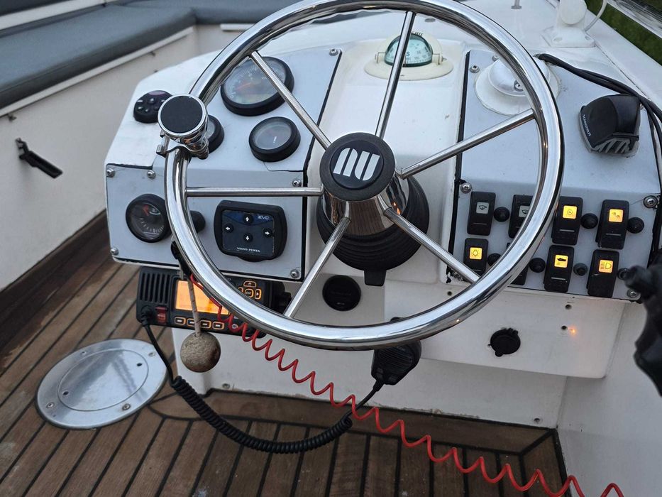 Barca RIB 6 metri diesel 160 cp - bijuterie