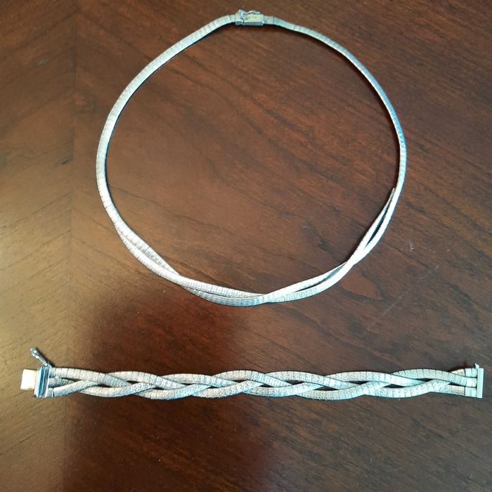 Комплект колие и гривна от сребро.