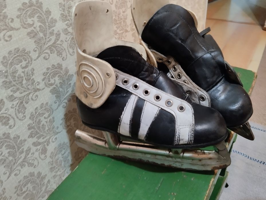 Продам коньки детские