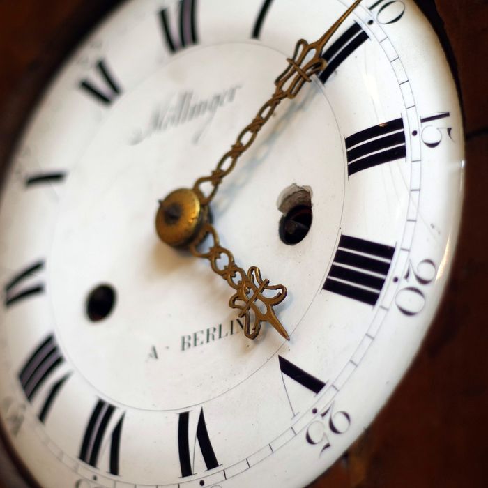 Ремонт настенных часов