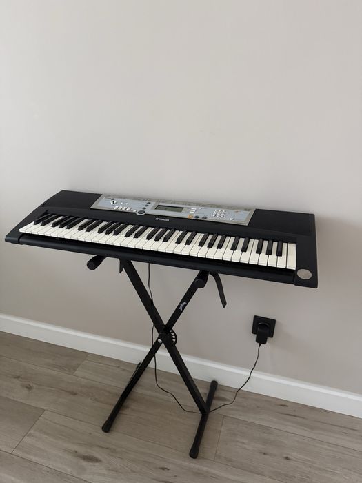 Синтезатор YAMAHA
