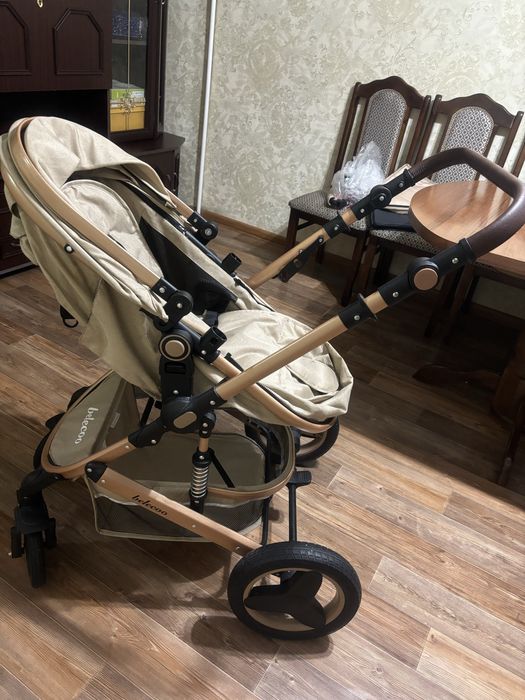 Продаю детскую коляску транформер 3в 1