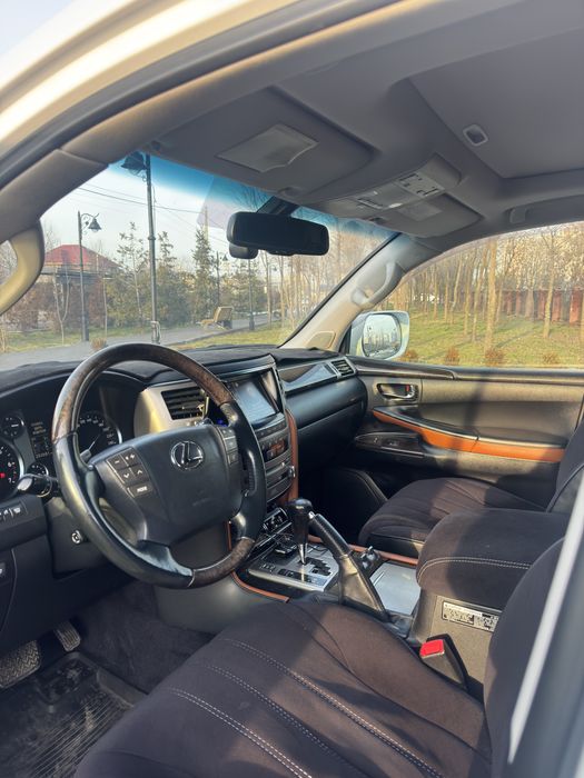 Продаетеся Lexus lx