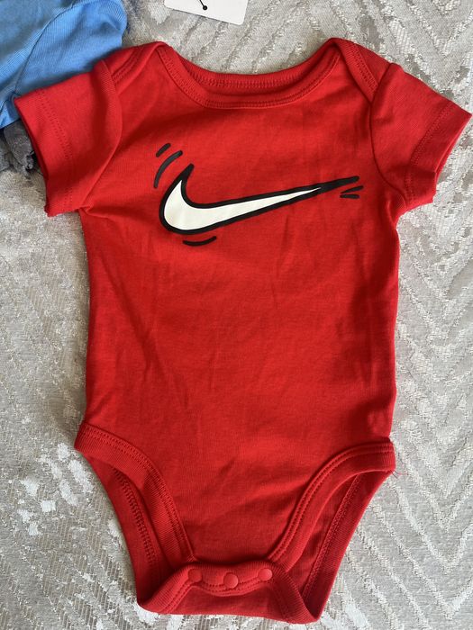 Бодита на Nike 3 броя