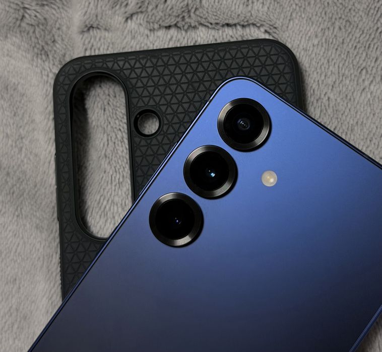 Samsung Galaxy S25 256GB Ca NOU, Husă Spigen inclusă, Garanție 2027