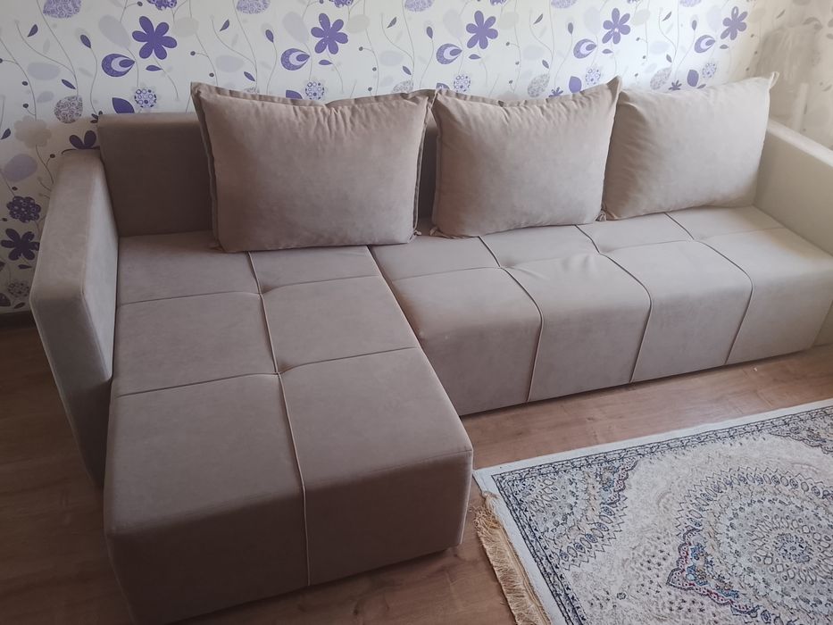 Продам диван коричневый свет