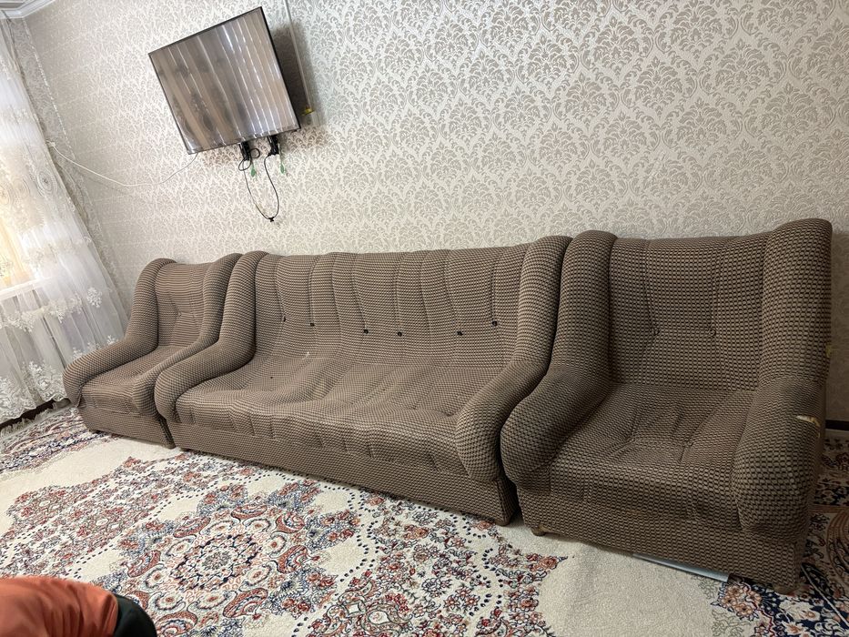 Срочно продам диван с 2 креслой