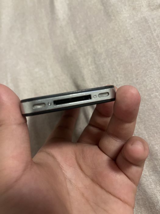 IPhone 4s black