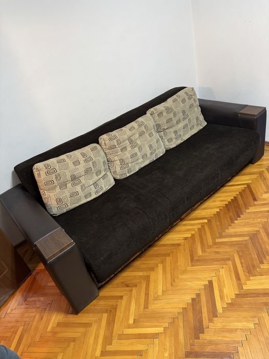 Canapea extensibila cu loc de depozitare + 2 fotolii