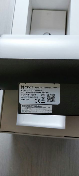 EZVIZ LC3 2K+ Smart Security Light Camera с 32GB вградена памет
