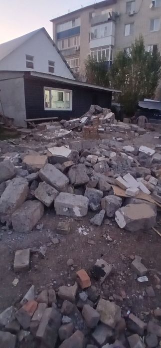 Отдам фундамент на бут. В центре города. Самовывоз