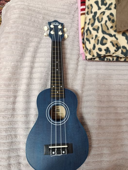 Музыкальный инструмент, укулеле