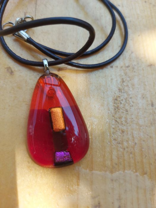 Сребърни бижута с естествен камък