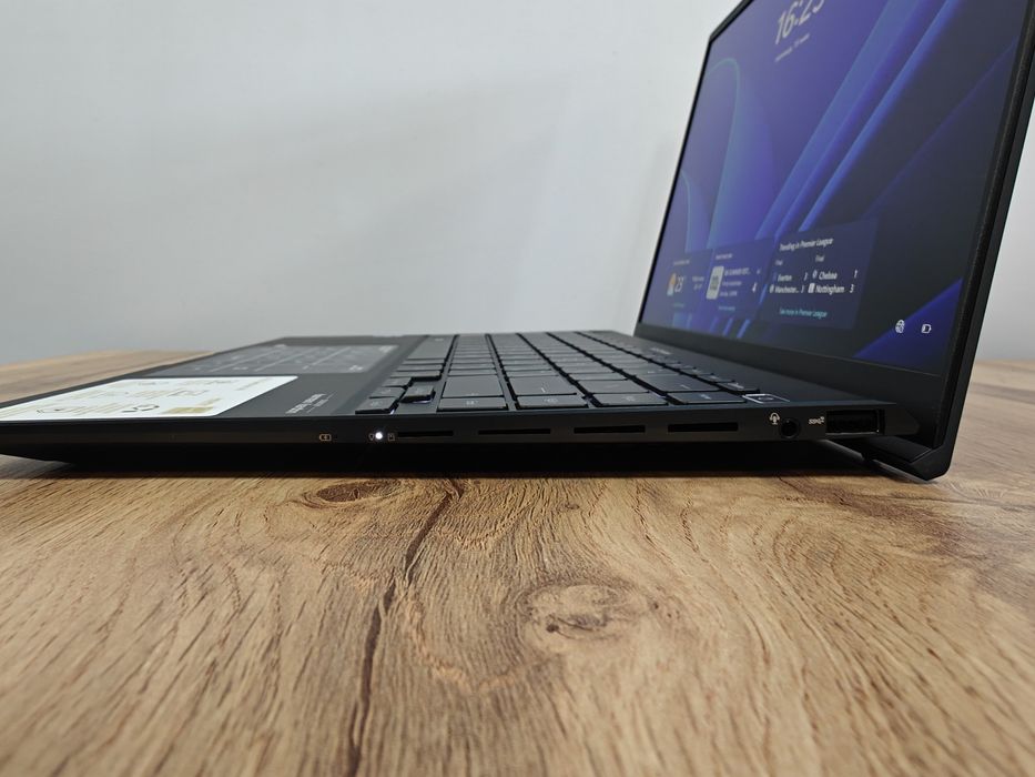 ASUS ZenBook 14X OLED UX5401EA