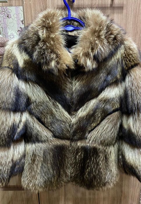 Продам шубу в хорошем состоянии(мех енот стриженый)