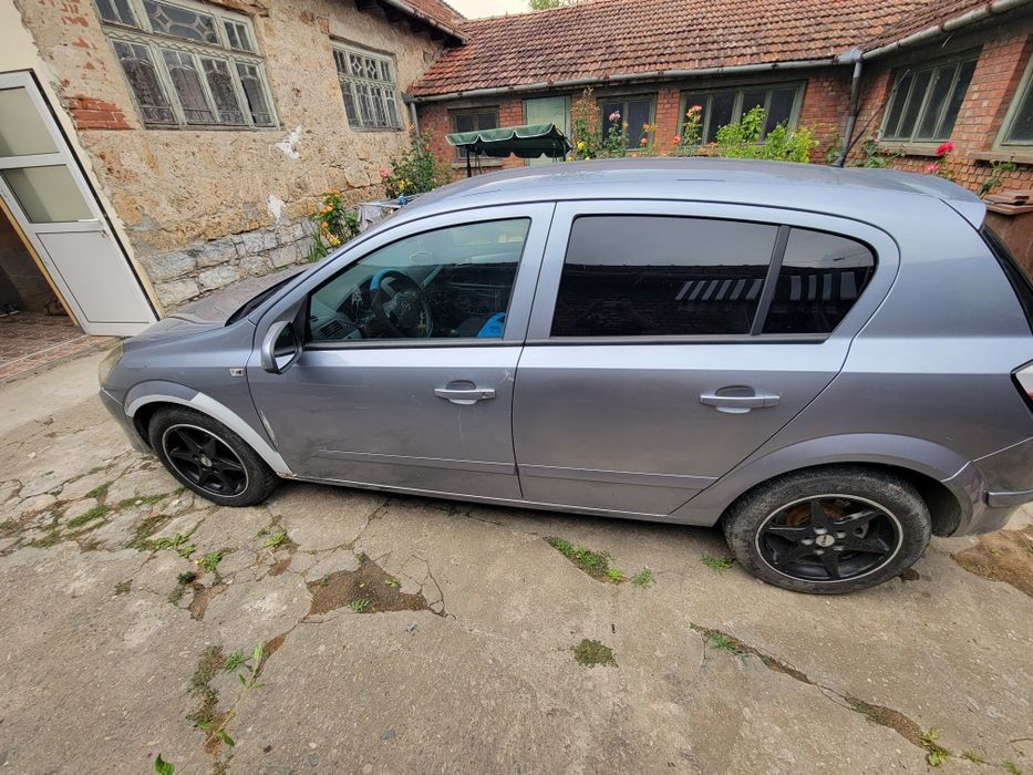 Vând Opel astra h 1.7 cdti.
