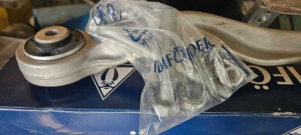 Комплект нови горни десни носачи Lemforder A4 8ED B7