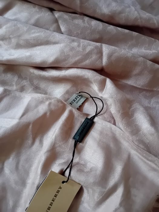 Esarfa superba, Burberry