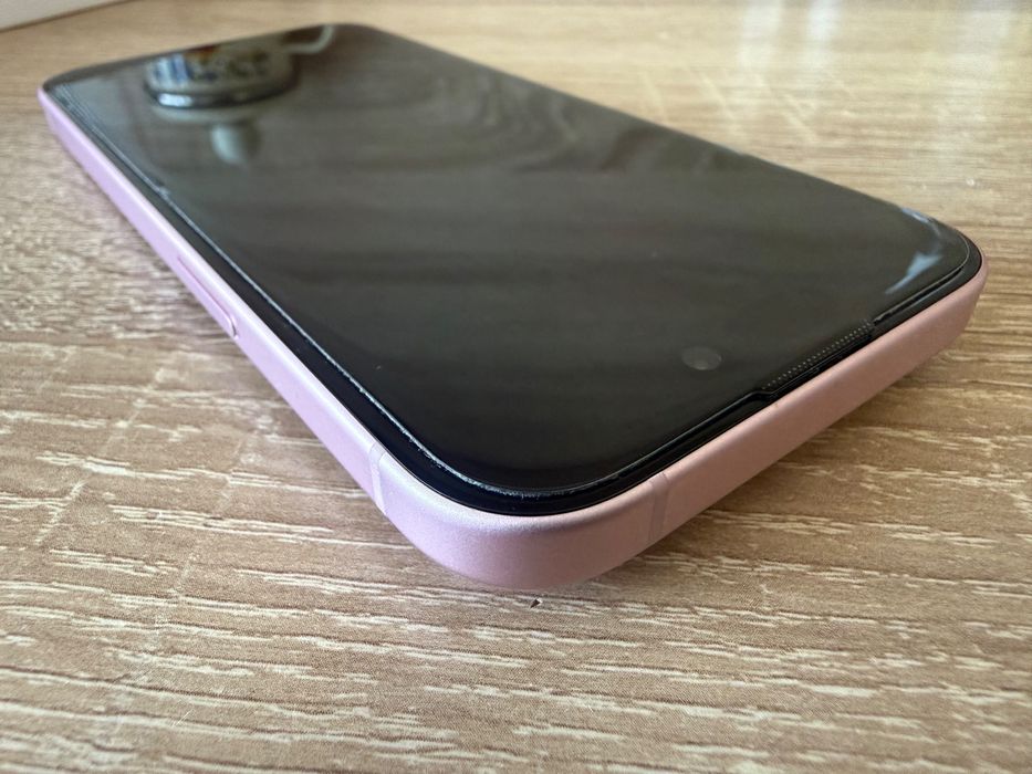 Продам Iphone 15 128 gb