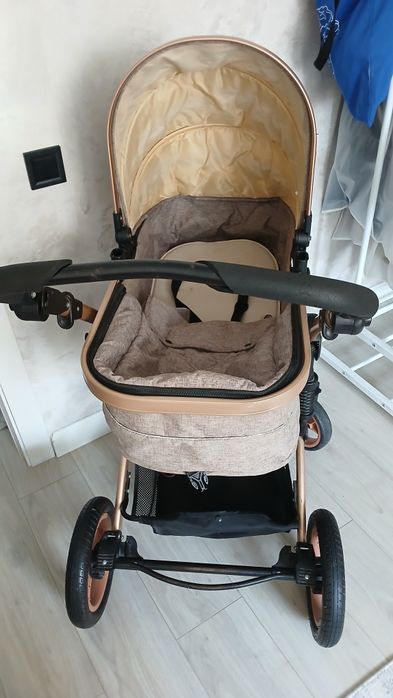 Коляска от бренда Teknum