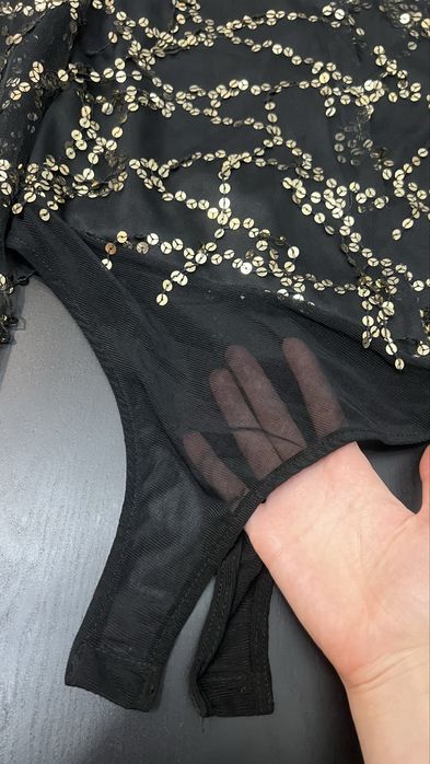 Боди черный с пайетками