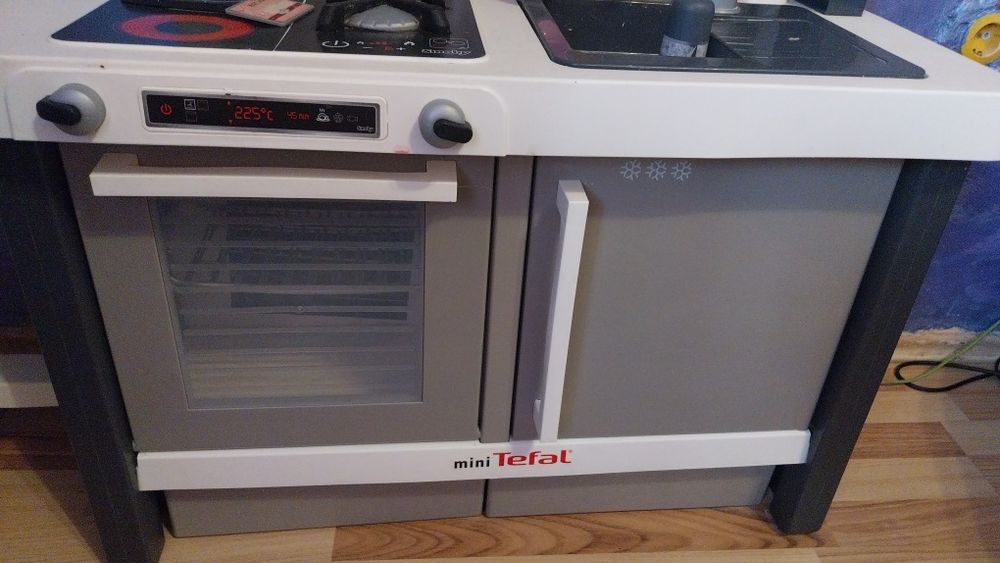 Vând bucătărie Tefal