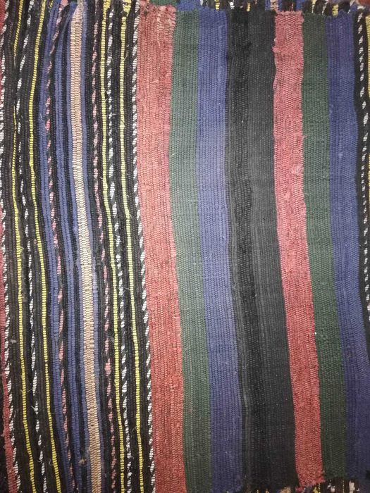 Ръчно изработени шарени черги