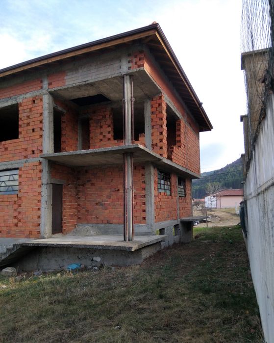 Продава се Къща в Сапарева баня - 250 кв.м за 408 €/кв.м - Снимка #1