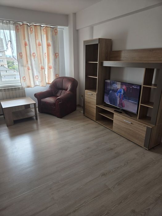 Proprietar închiriez apartament cu 2camere decomandate