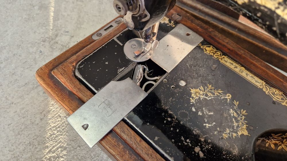 Ръчна шевна машина Singer manfg.co