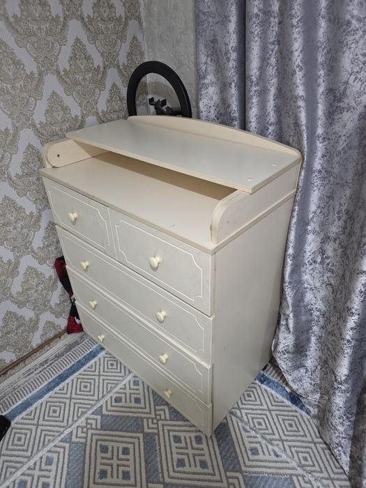 Продам тумбу+ пелинальный стол 2 в 1