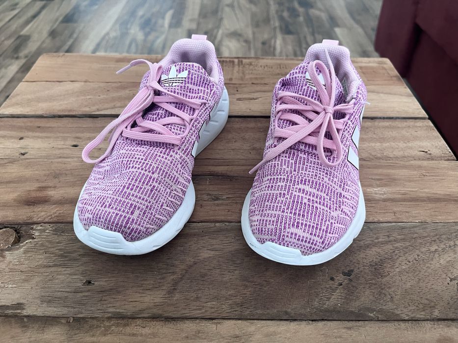 Маратонки adidas 33 номер