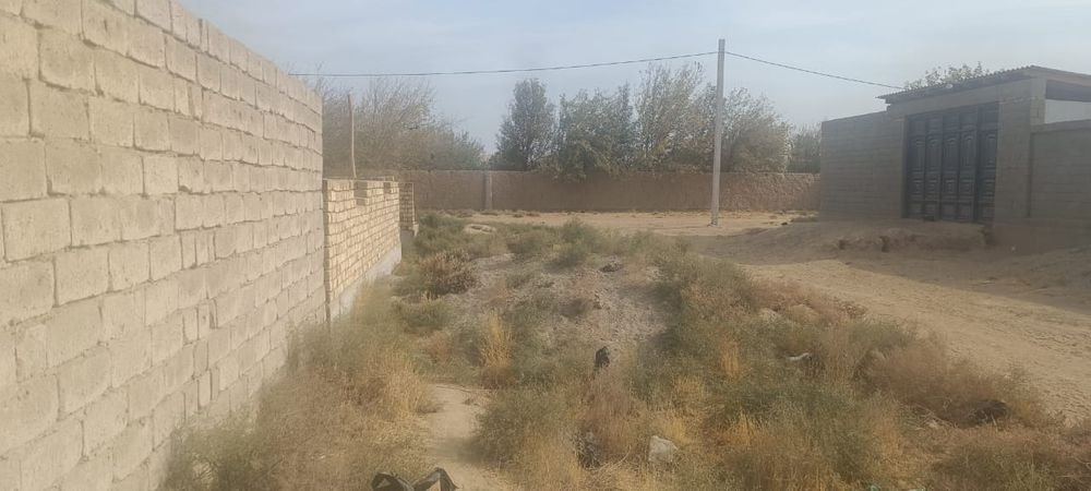 Участка срочна сотилади