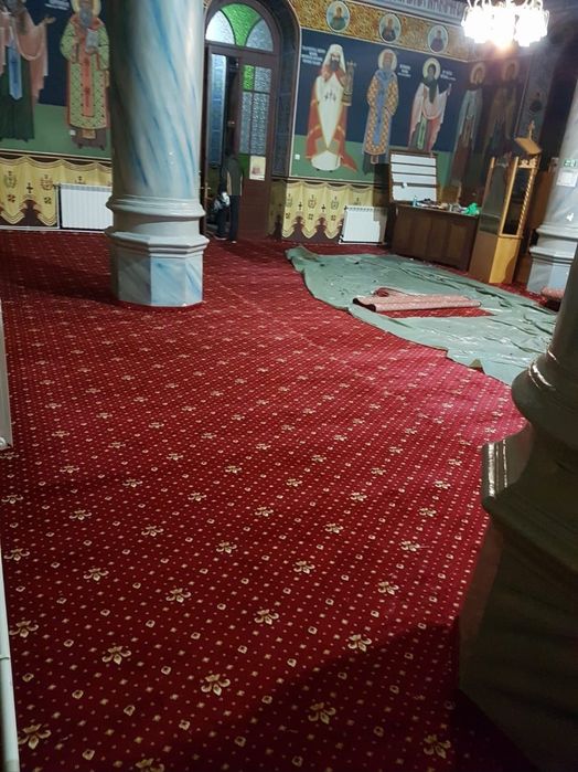 Mocheta Biserici Trafic Intens