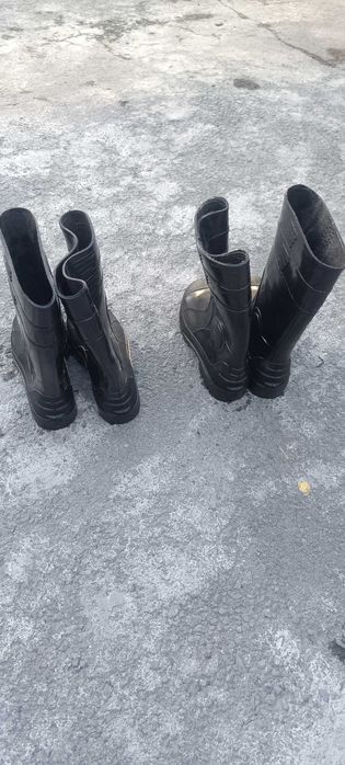 Продаю резиновые сапоги