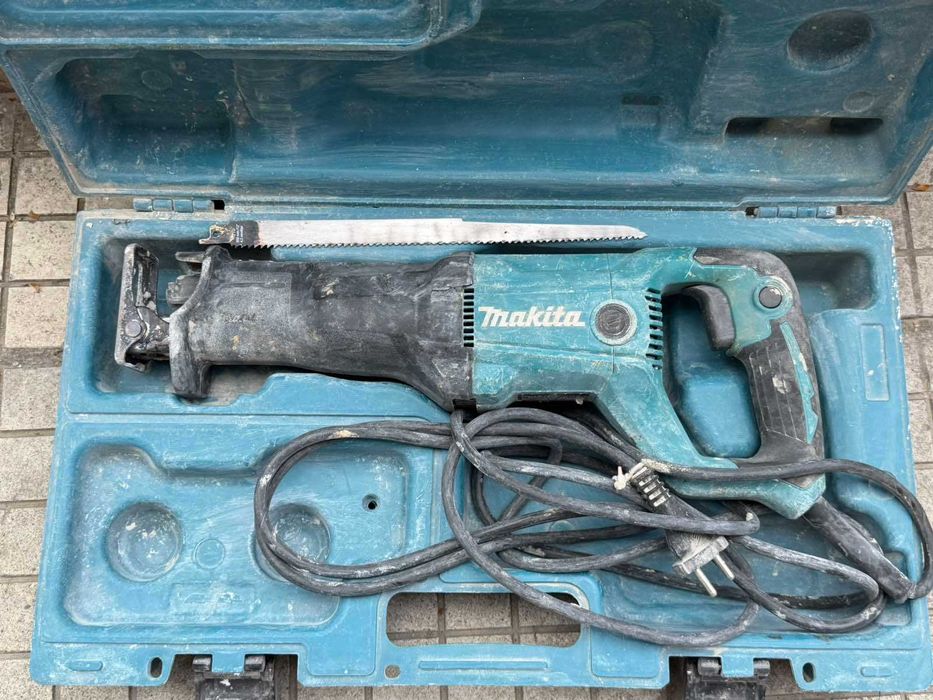 Саблен трион Makita JR3051T