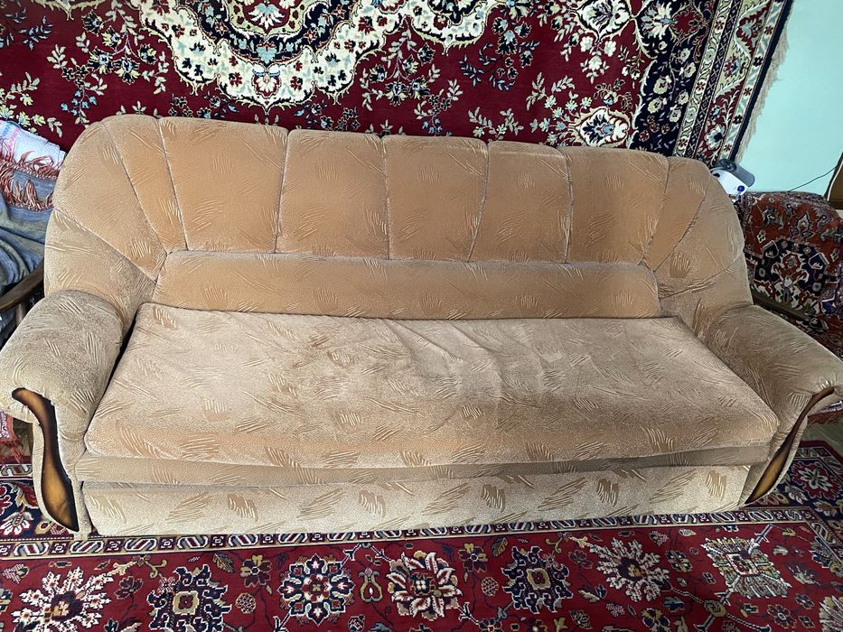 Продам Диван двухспальный