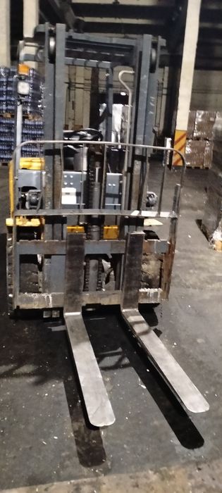Продам вилочный погрузчик
