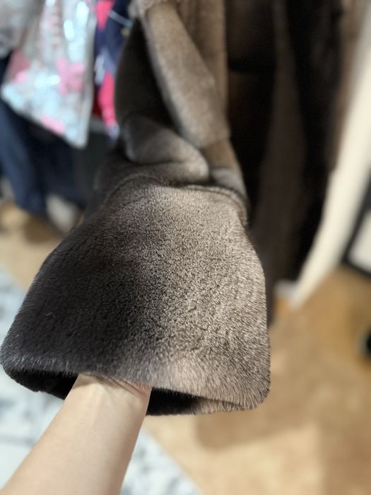 Продам норковая шуба в отличном состояние
