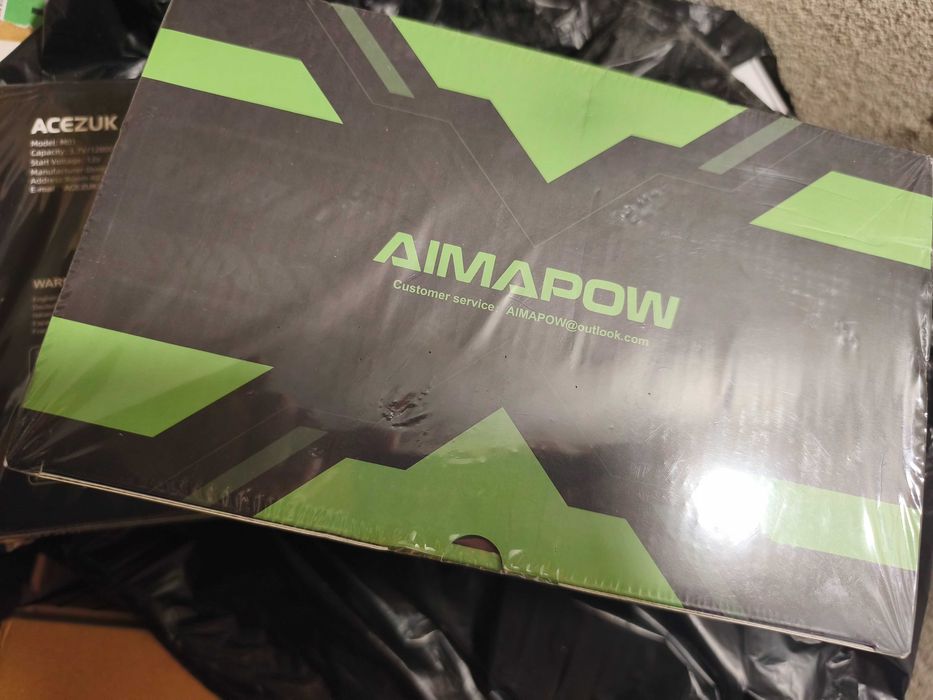 Чисто нов запечатан в целофан стартер за кола AIMAPOW A30 9000A / 2220mAh / 26.64Wh с компресор 160 PSI и фенерче, джъмп стартер