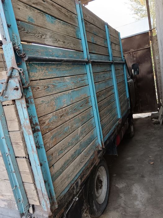 Uvazik sotiladi 1986 yili