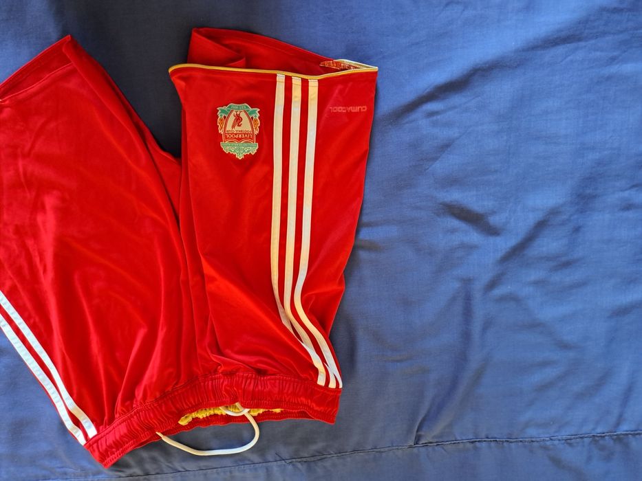 Спортни екипи на Ливърпул и Челси