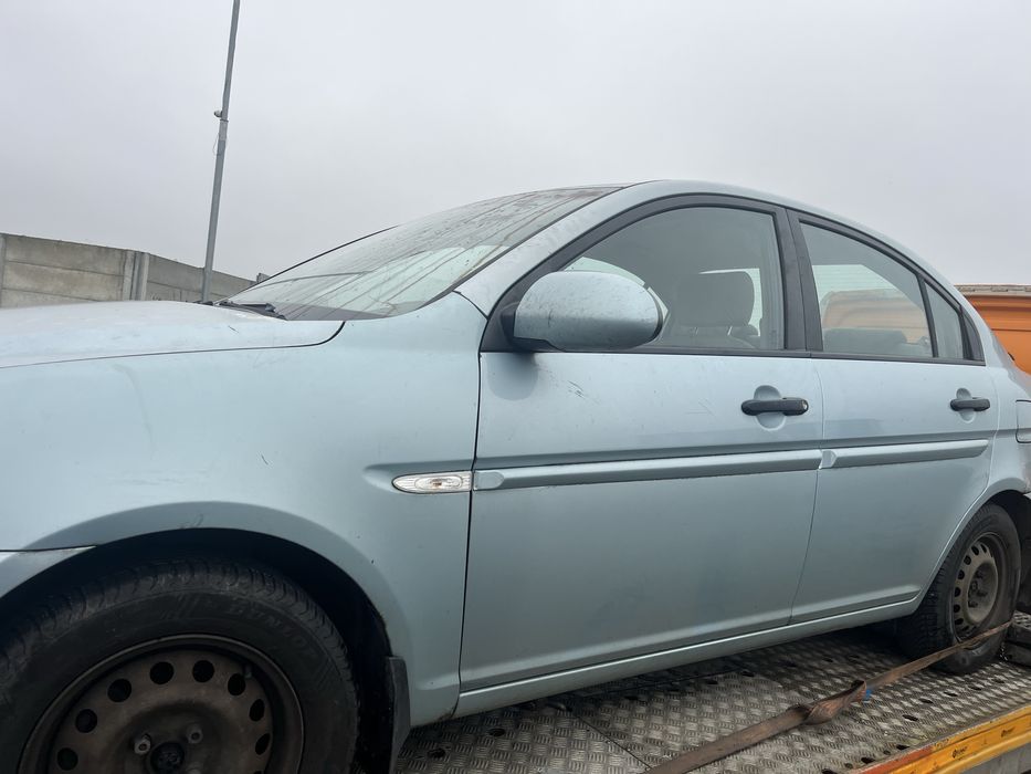 Dezmembrez Hyundai Accent 1.5 diesel 2005-2009