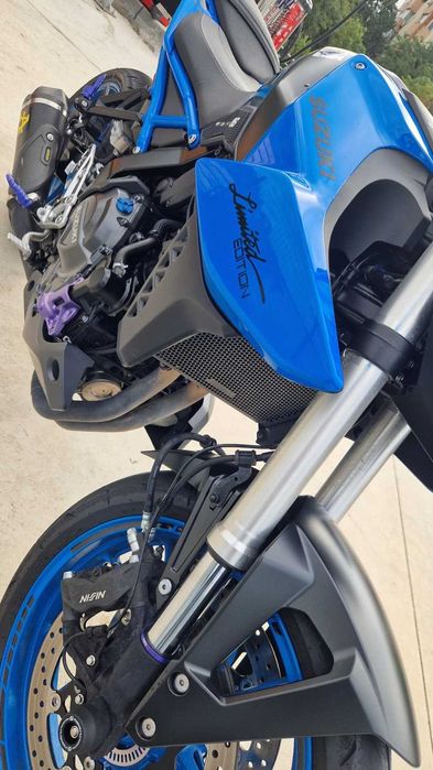 Suzuki GSX - 8S 2023 LE