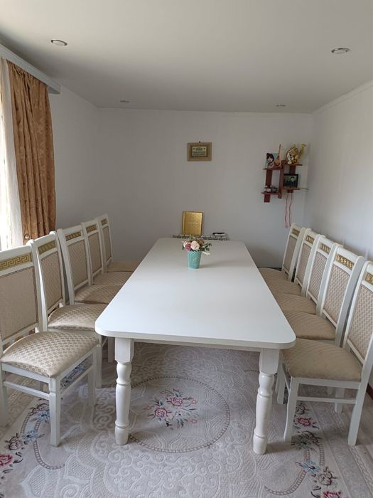 Продам обеденный стол со стульями