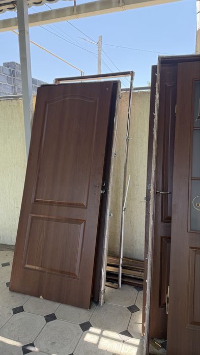 Продаются двери б/у