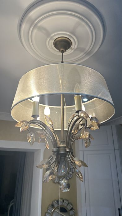 Candelabru elegant cu cristale – Stil clasic – 3 surse – Abajur textil