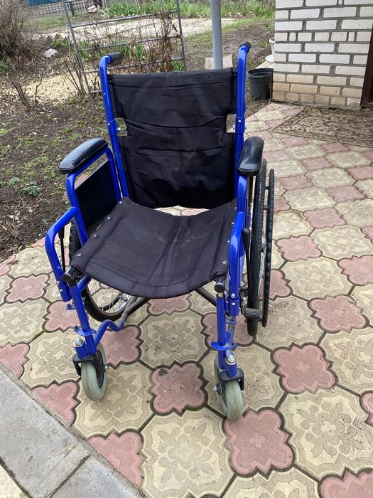Продам инвалидную коляску