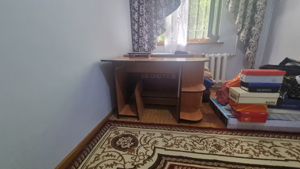 Kompyuter stoli sotiladi