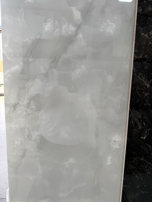 Glyansiviy va mattiviy keramagranit KAFELLAR optom narxda